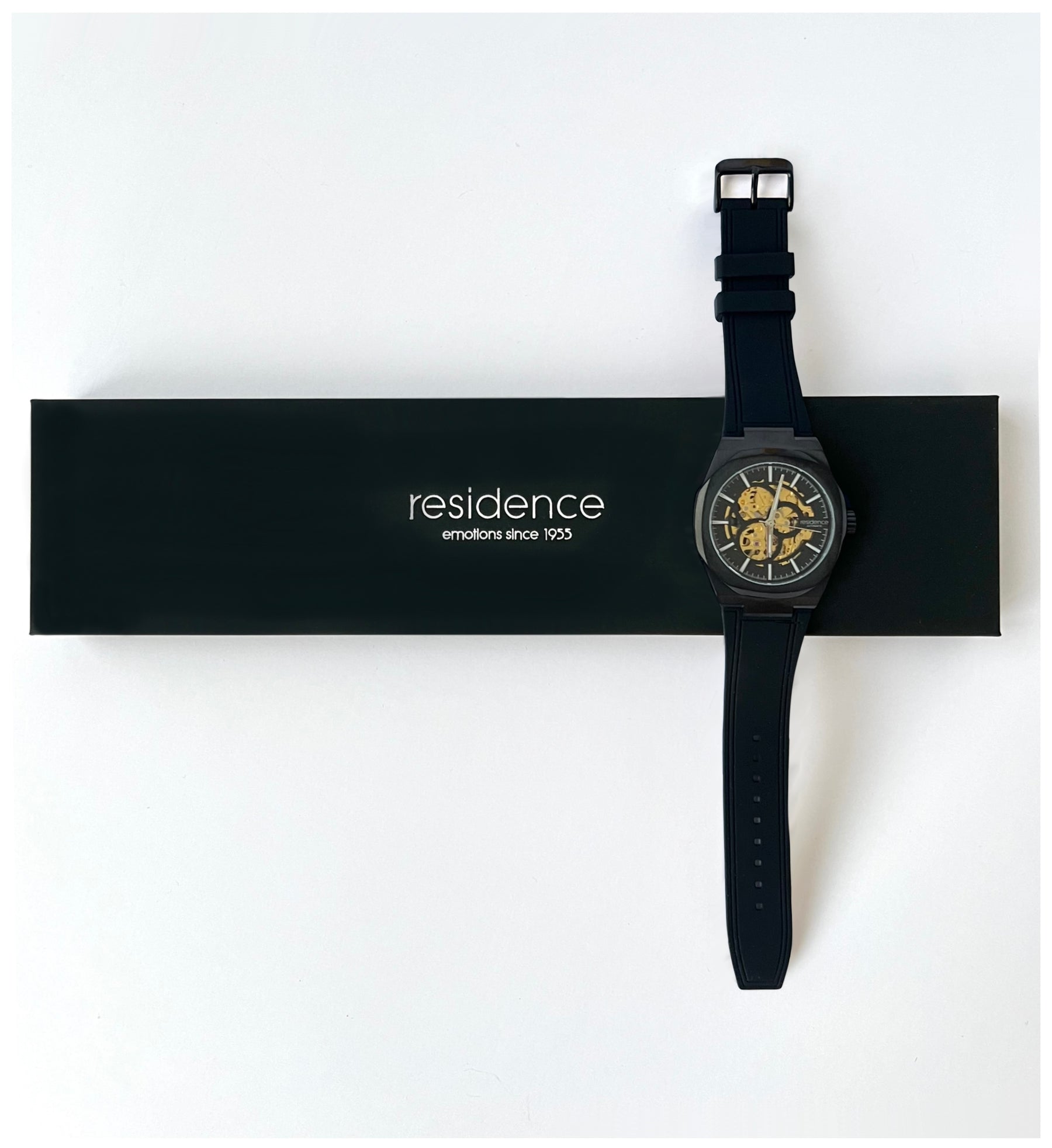 Spectra Frame Automatic Black